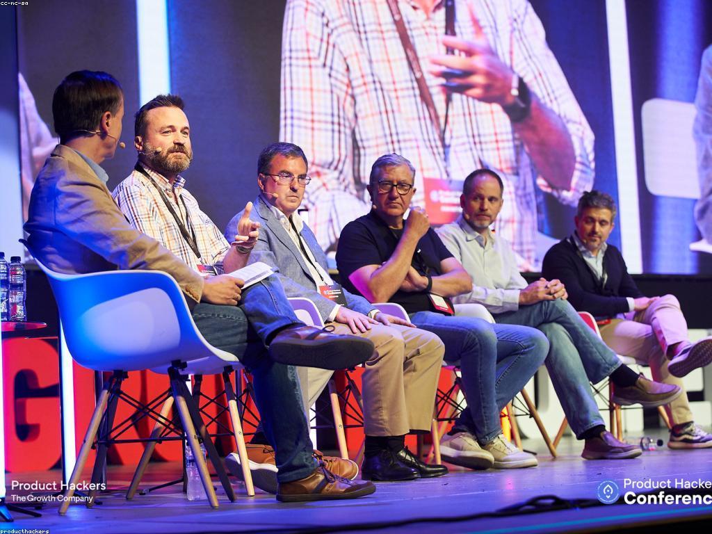 វិចារណកថាអំពីការវិភាគគូរប្រកួត: របៀបវិភាគ និងអត្ថប្រយោជន៍